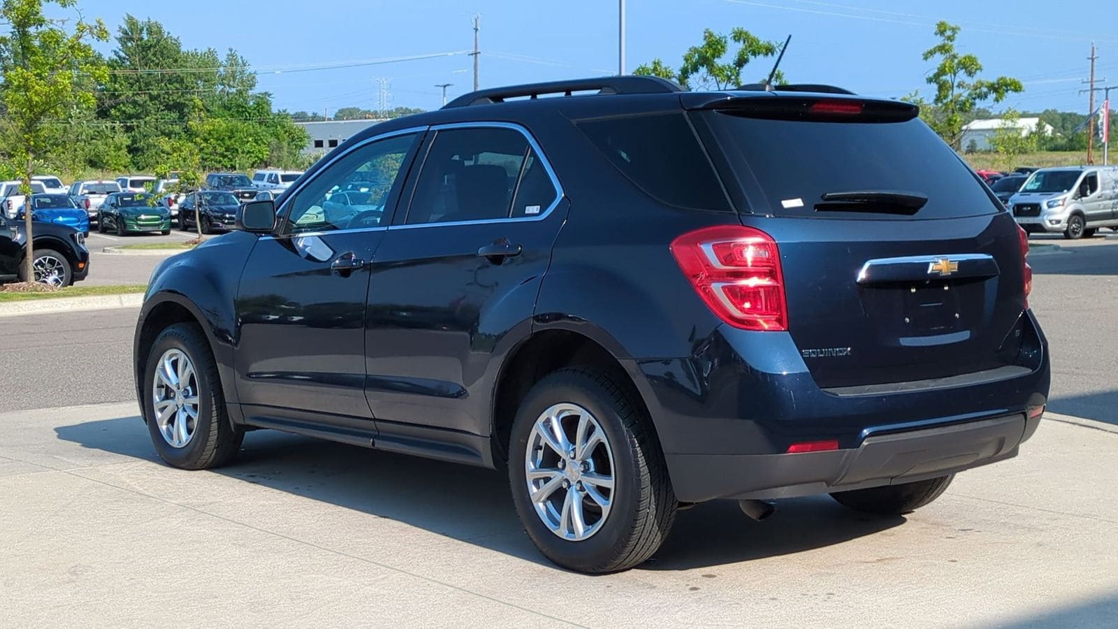 Thumbnail: 2017 Chevrolet Equinox - 3