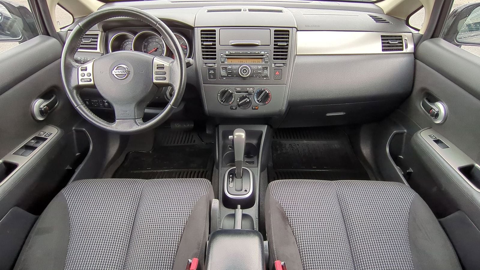Thumbnail: 2011 Nissan Versa - 13