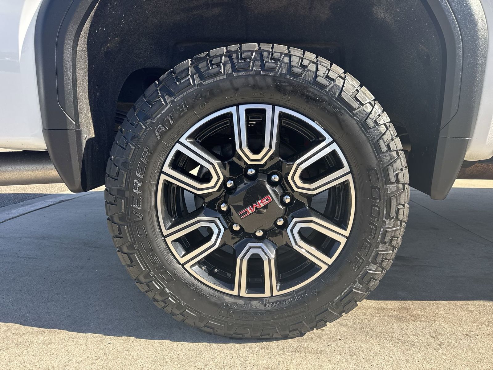 Thumbnail: 2021 GMC Sierra 2500 - 15