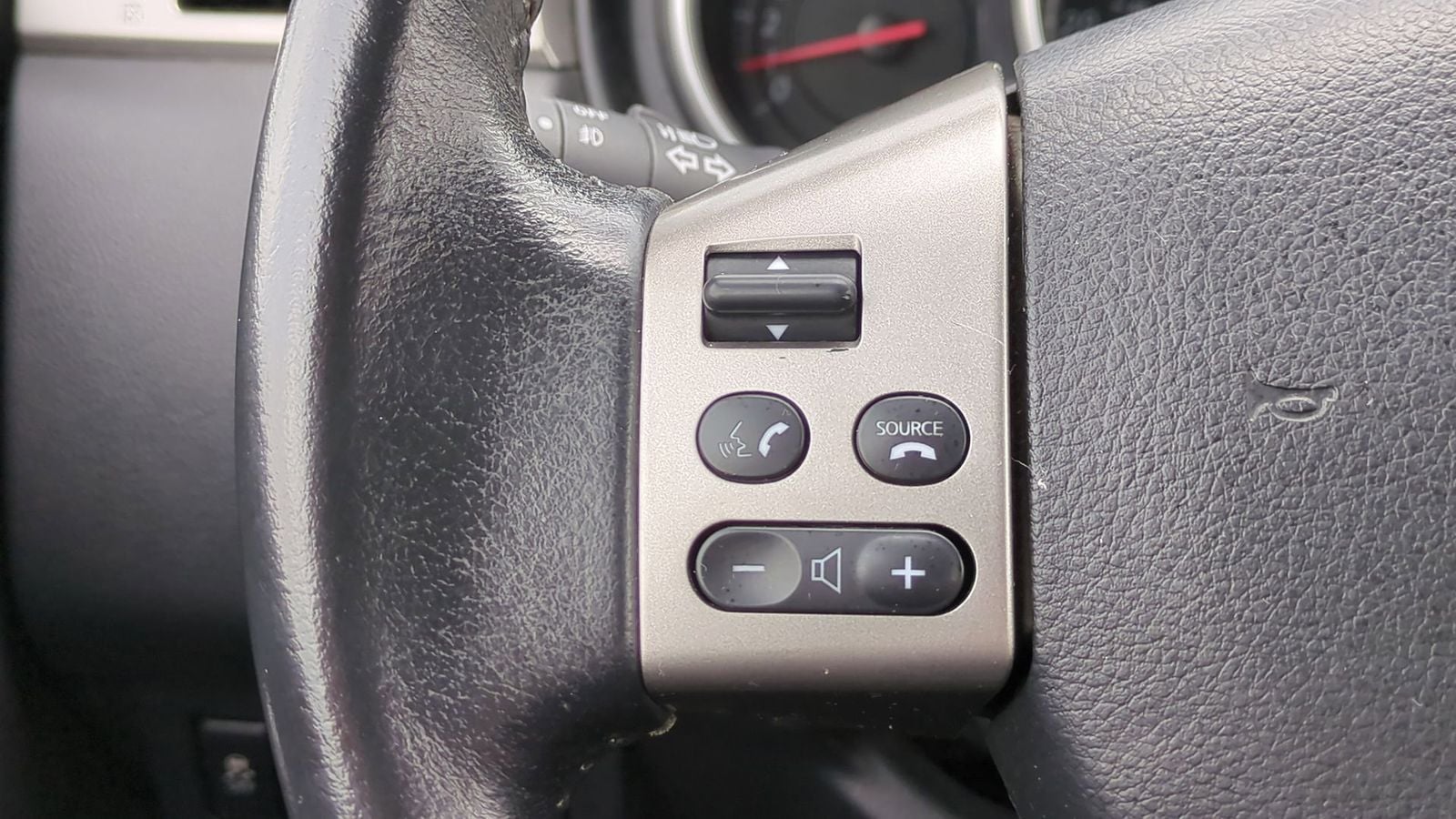 Thumbnail: 2011 Nissan Versa - 20