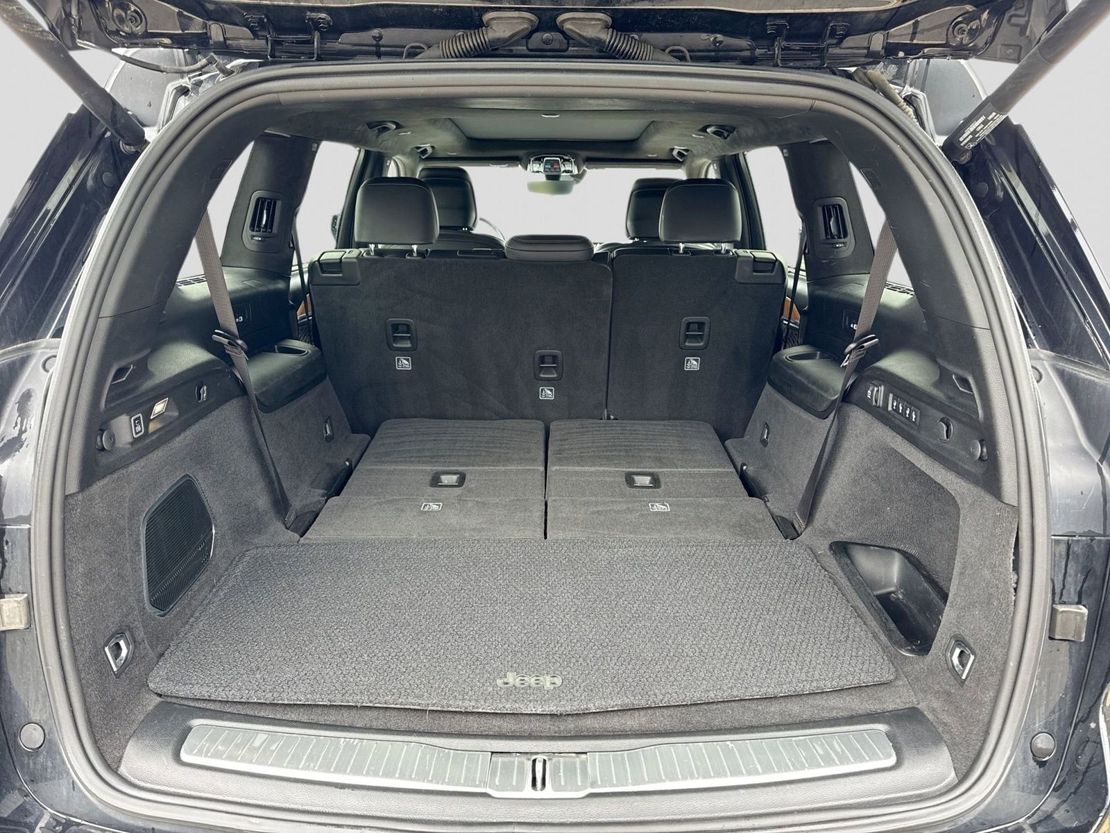 Thumbnail: 2021 Jeep Grand Cherokee L - 38