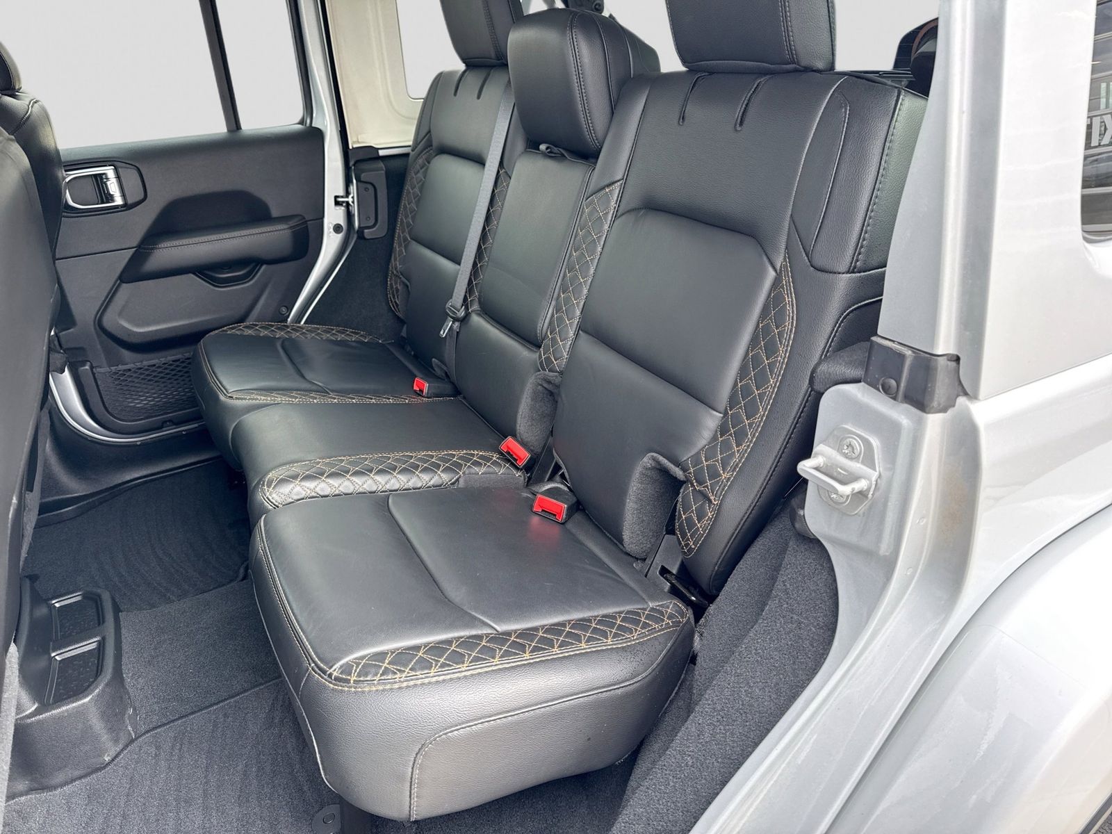 Thumbnail: 2022 Jeep Wrangler - 19