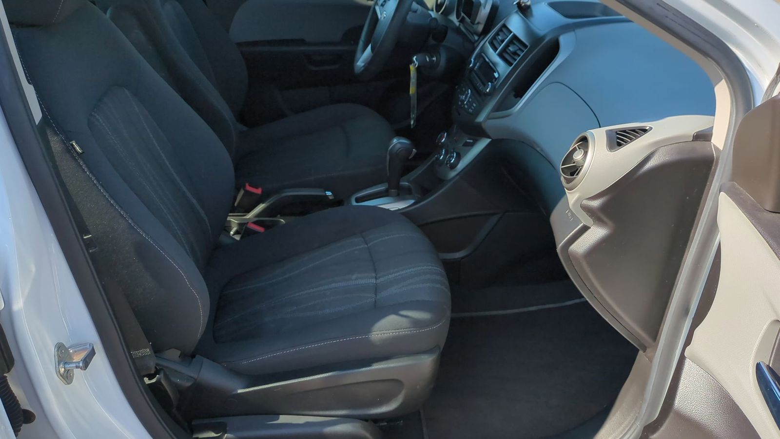 Thumbnail: 2014 Chevrolet Sonic - 29