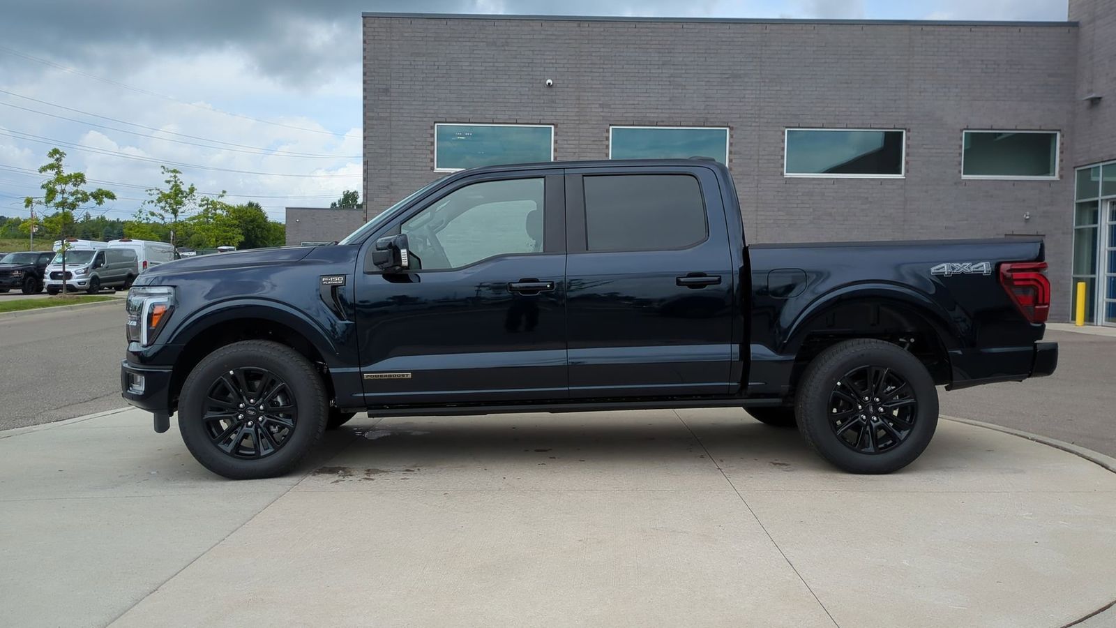 2025 Ford F-150 Platinum photo 2