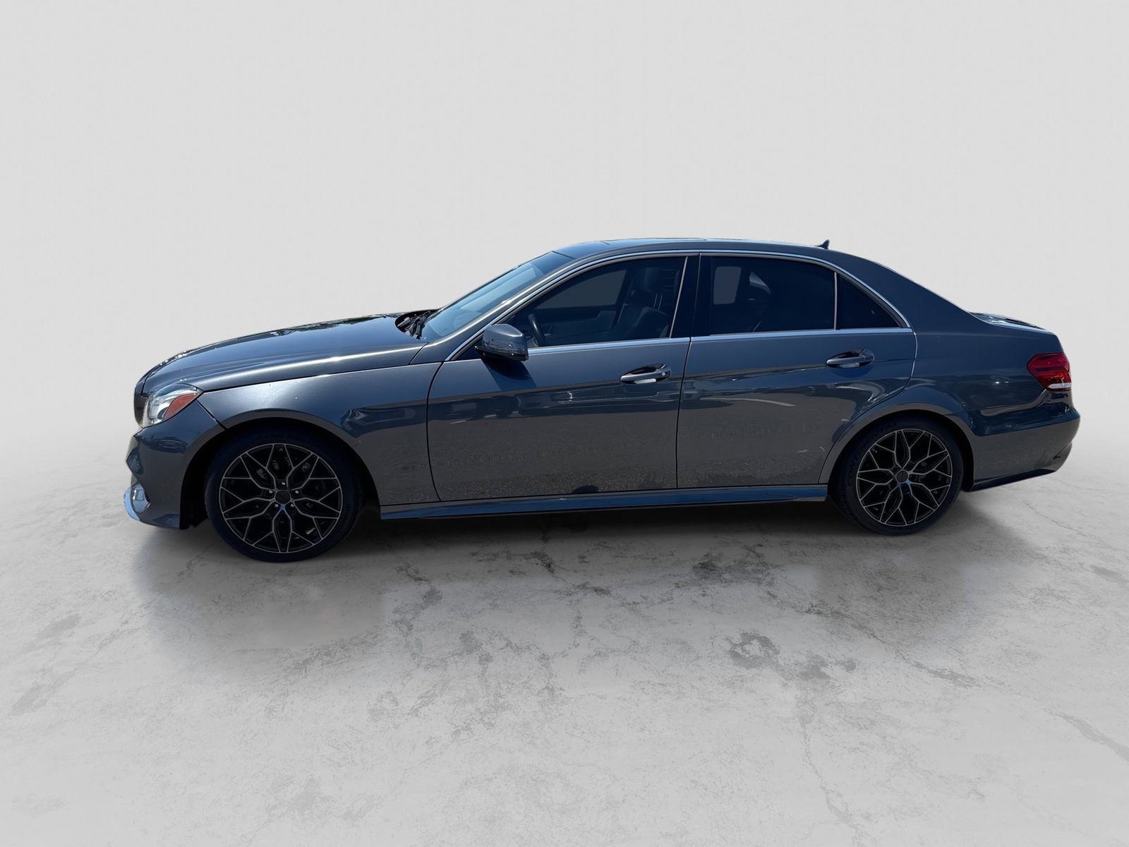 Thumbnail: 2014 Mercedes-Benz E-Class - 3