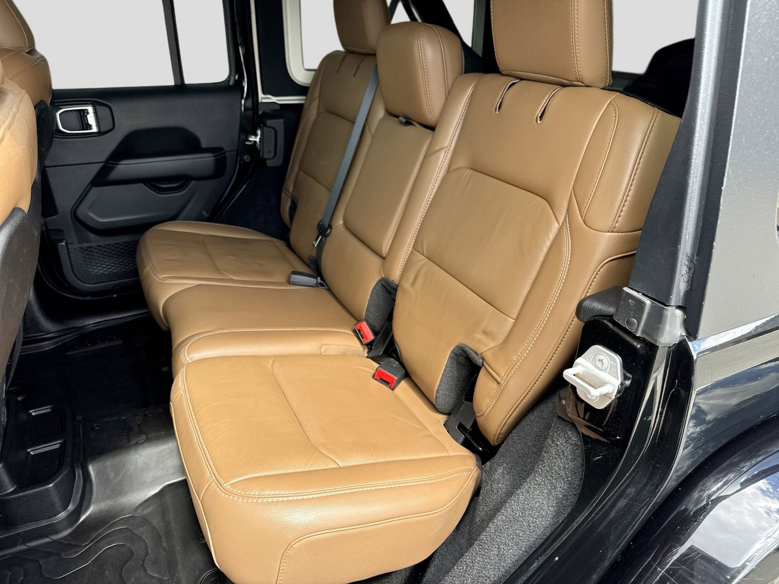 Thumbnail: 2021 Jeep Wrangler - 18
