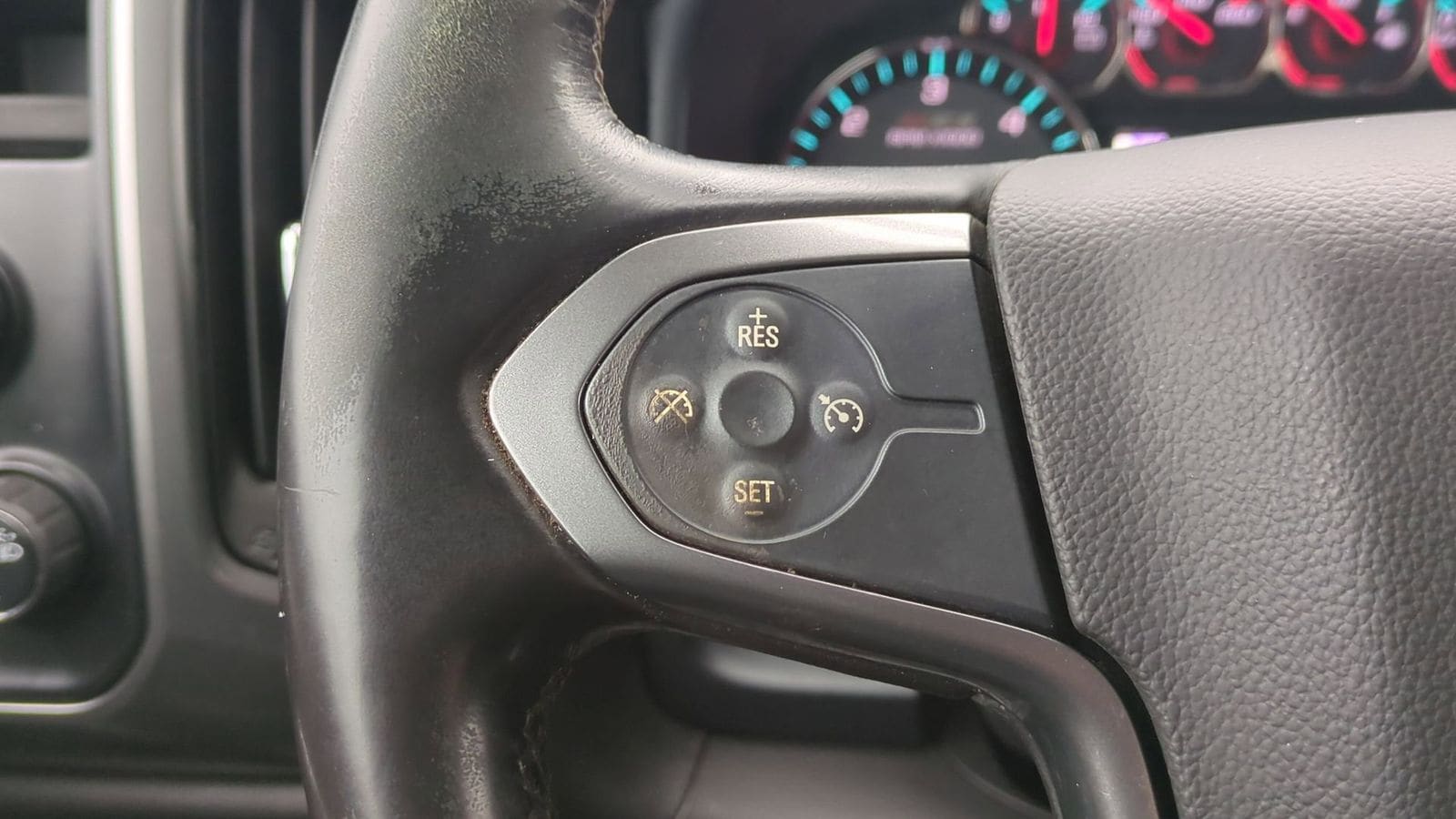 Thumbnail: 2015 Chevrolet Silverado 1500 - 26