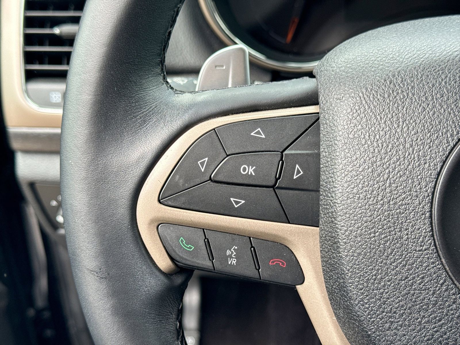 Thumbnail: 2016 Jeep Grand Cherokee - 24