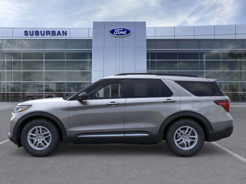 2025 Ford Explorer photo 2