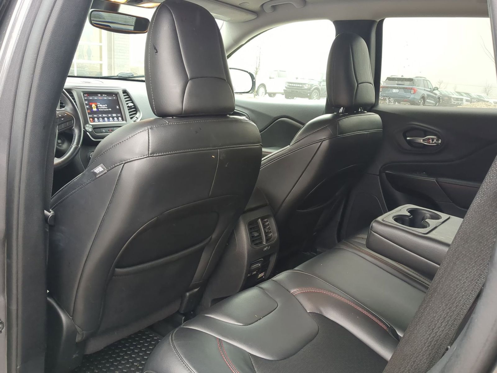 Thumbnail: 2020 Jeep Cherokee - 21