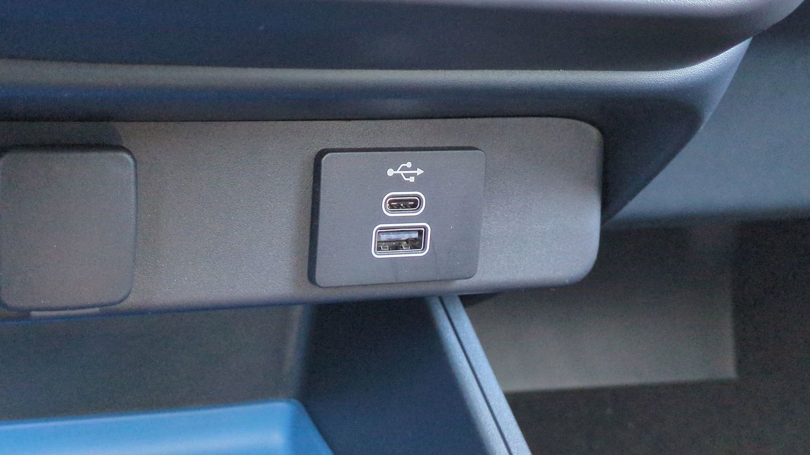 Thumbnail: 2025 Ford Maverick - 31