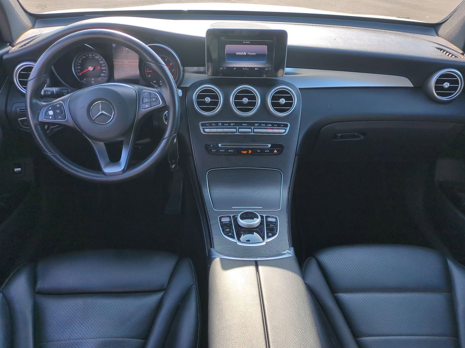 Thumbnail: 2017 Mercedes-Benz GLC - 17