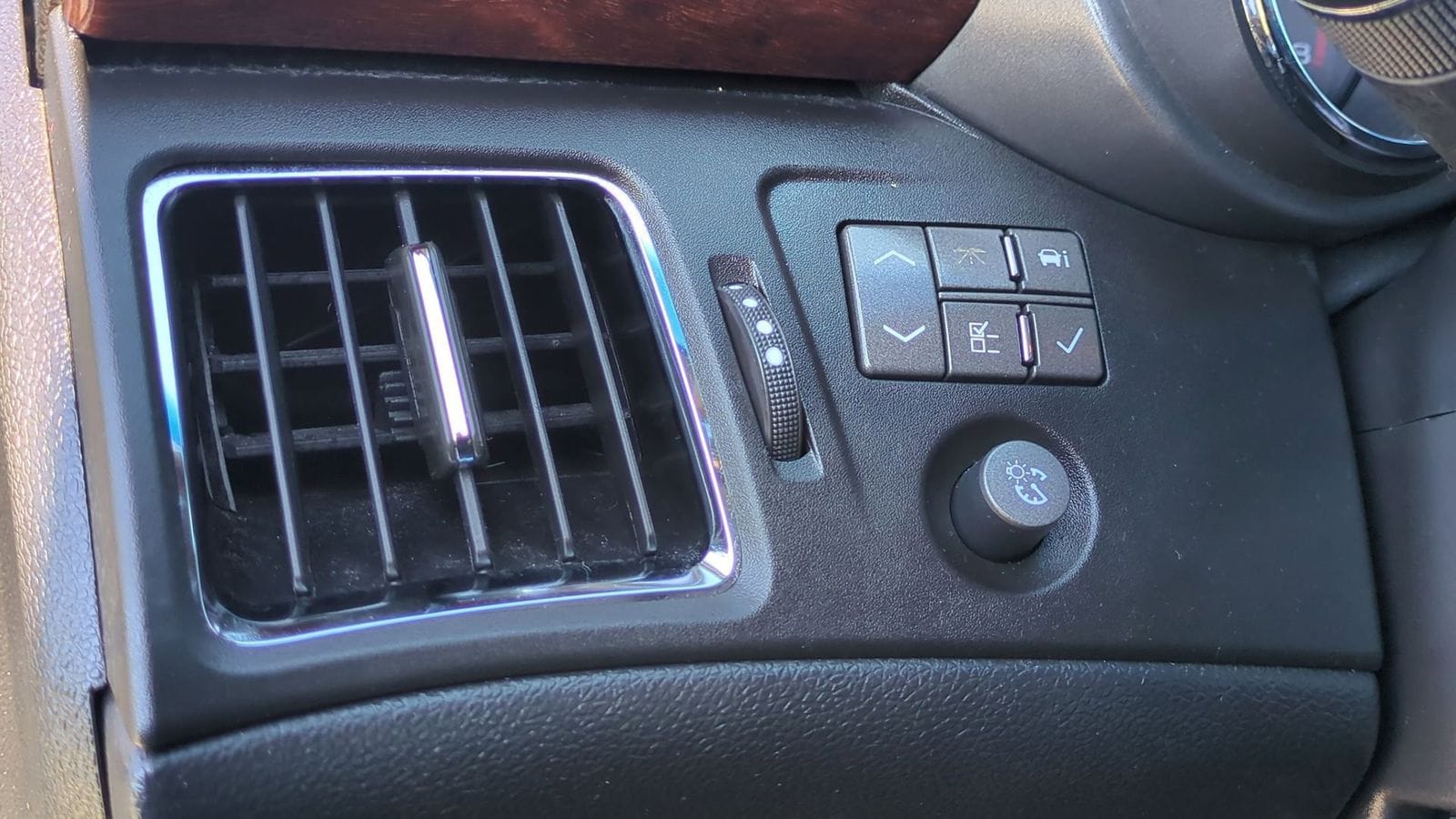 Thumbnail: 2011 Cadillac CTS - 19