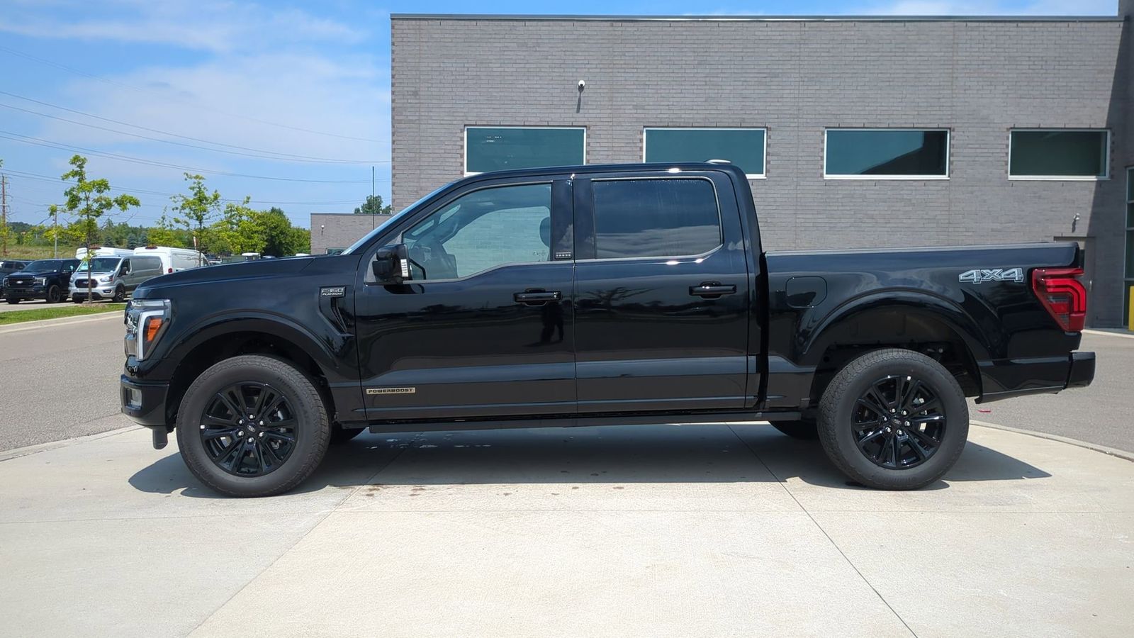 2025 Ford F-150 Platinum photo 2