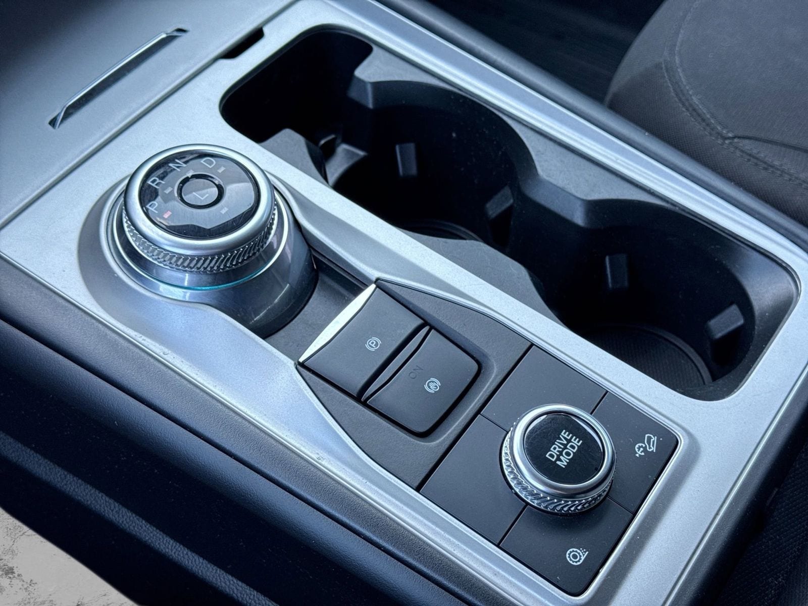 Thumbnail: 2023 Ford Explorer - 32