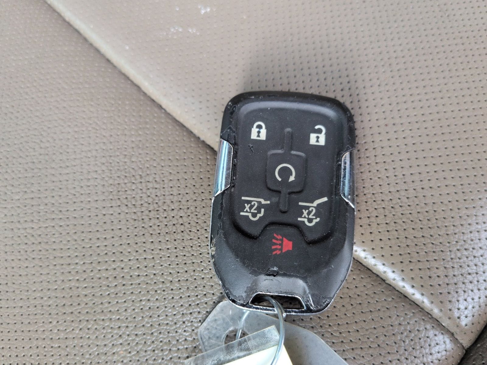 Thumbnail: 2015 Chevrolet Suburban - 45