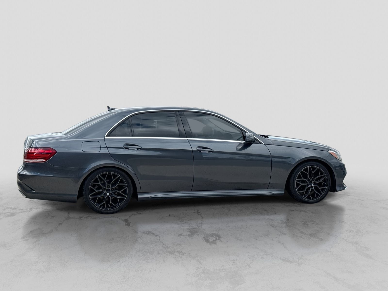 Thumbnail: 2014 Mercedes-Benz E-Class - 8