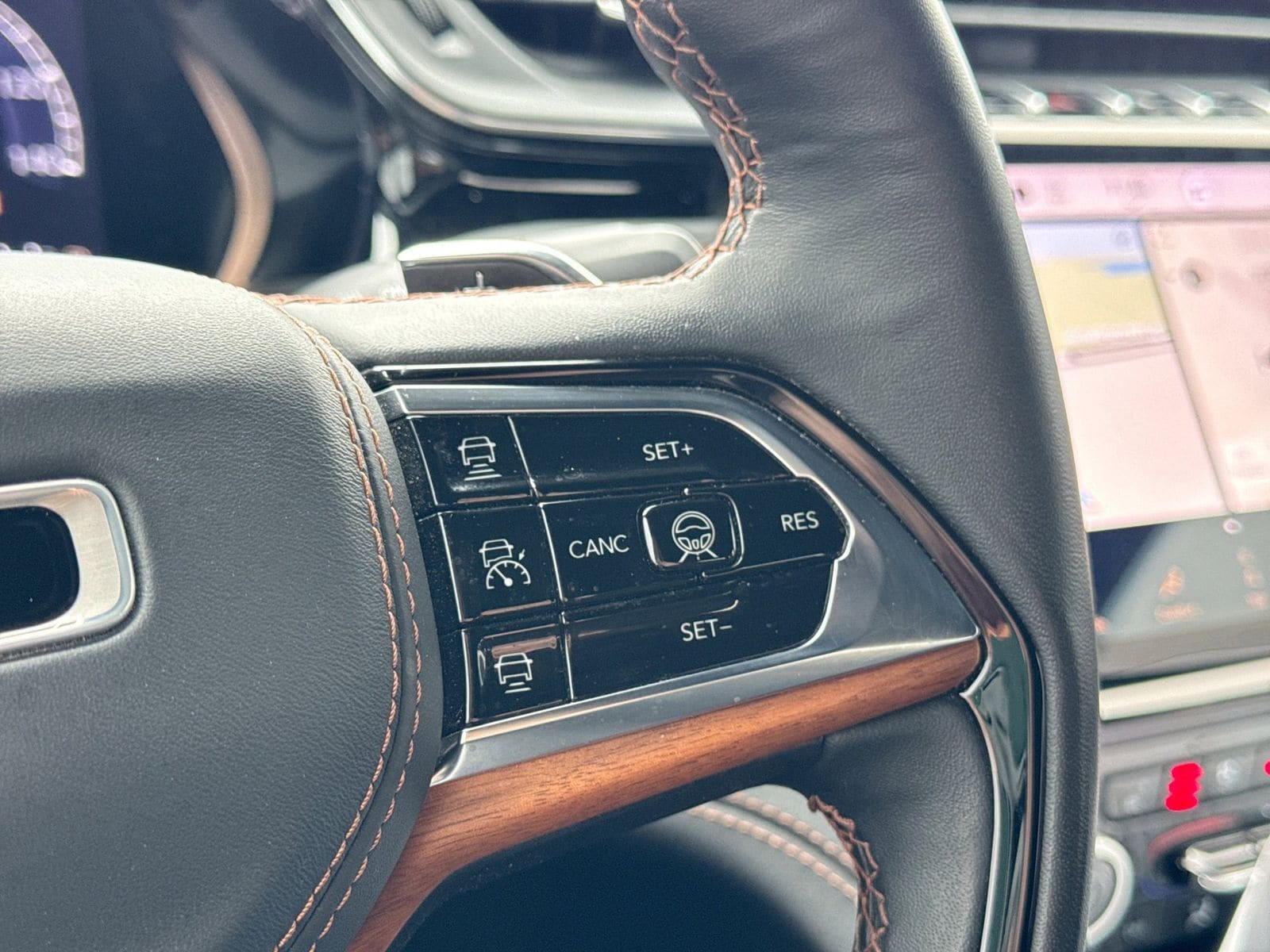 Thumbnail: 2023 Jeep Grand Cherokee - 41