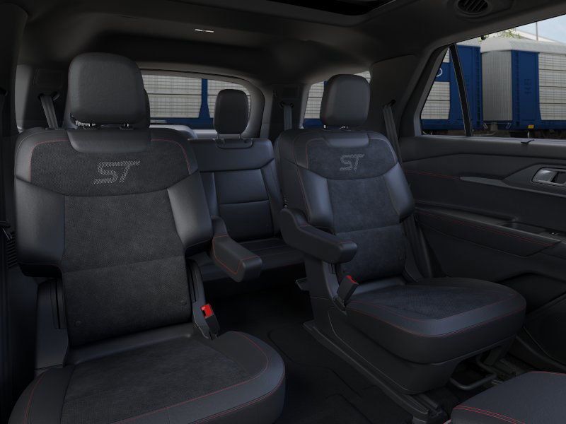2025 Ford Explorer ST 12