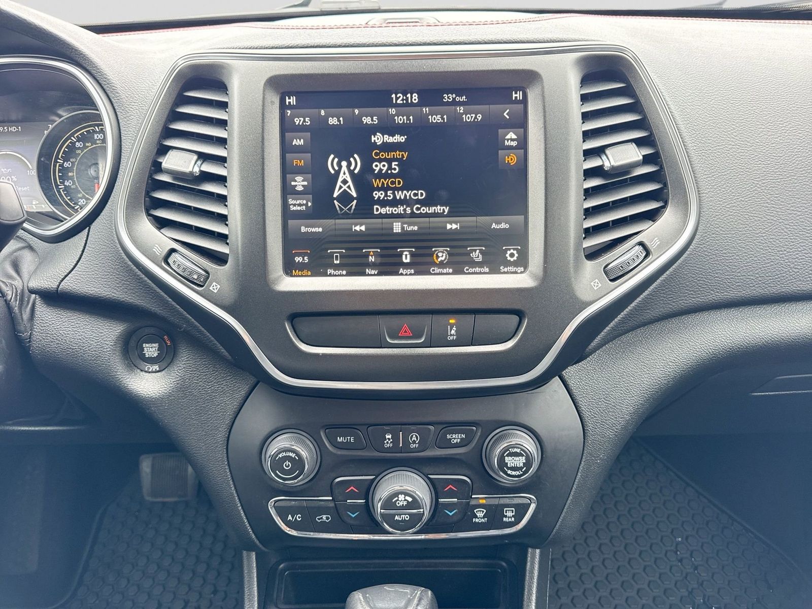 Thumbnail: 2022 Jeep Cherokee - 29