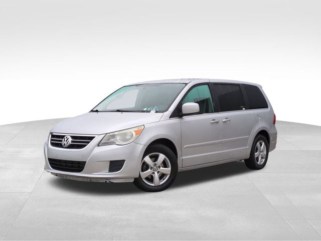 2010 Volkswagen Routan SE -
                Washington, MI