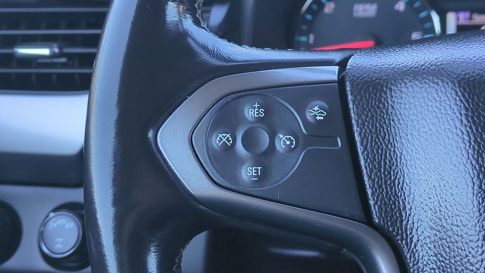 Thumbnail: 2020 Chevrolet Suburban - 27