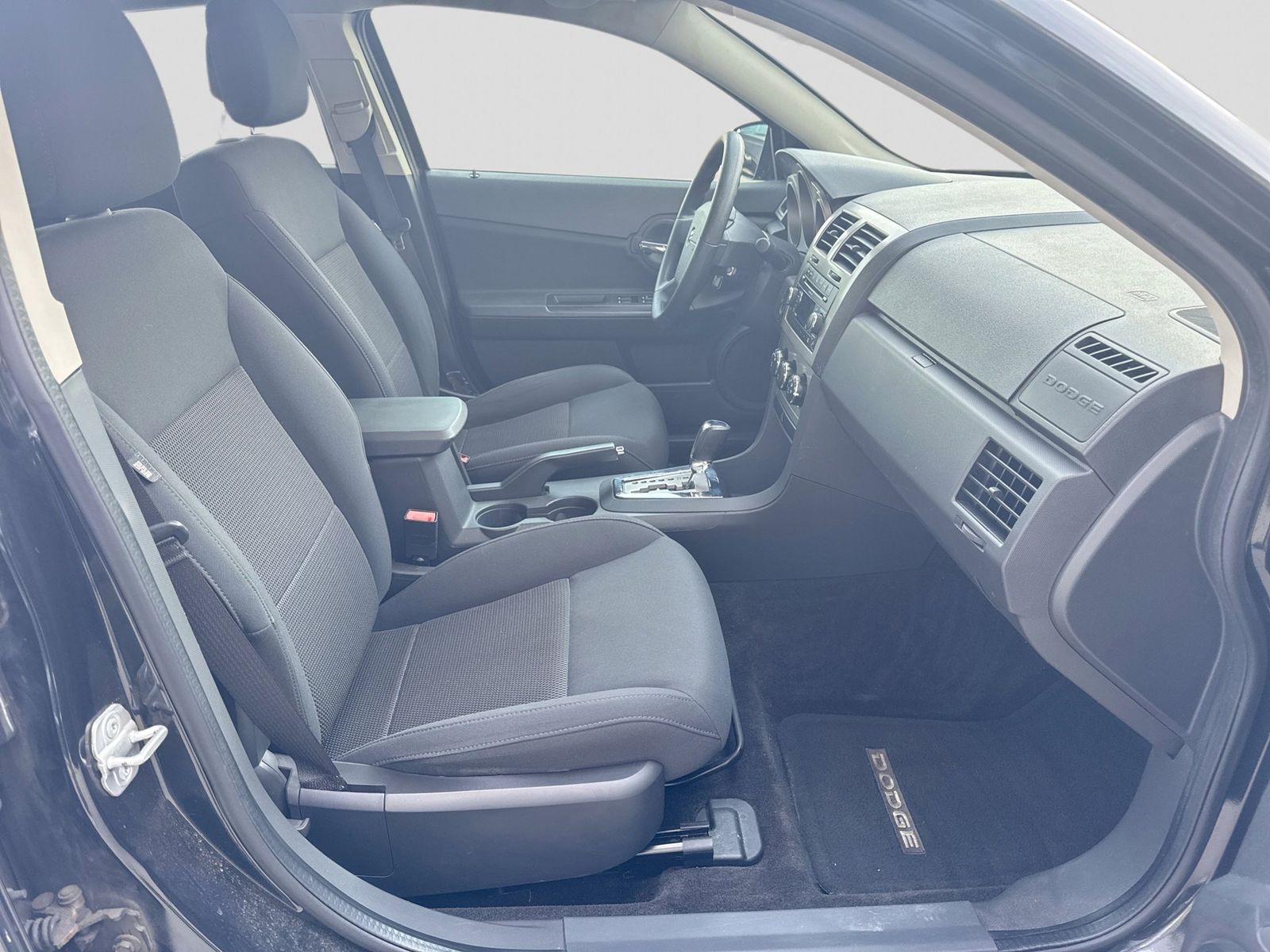 Thumbnail: 2010 Dodge Avenger - 6