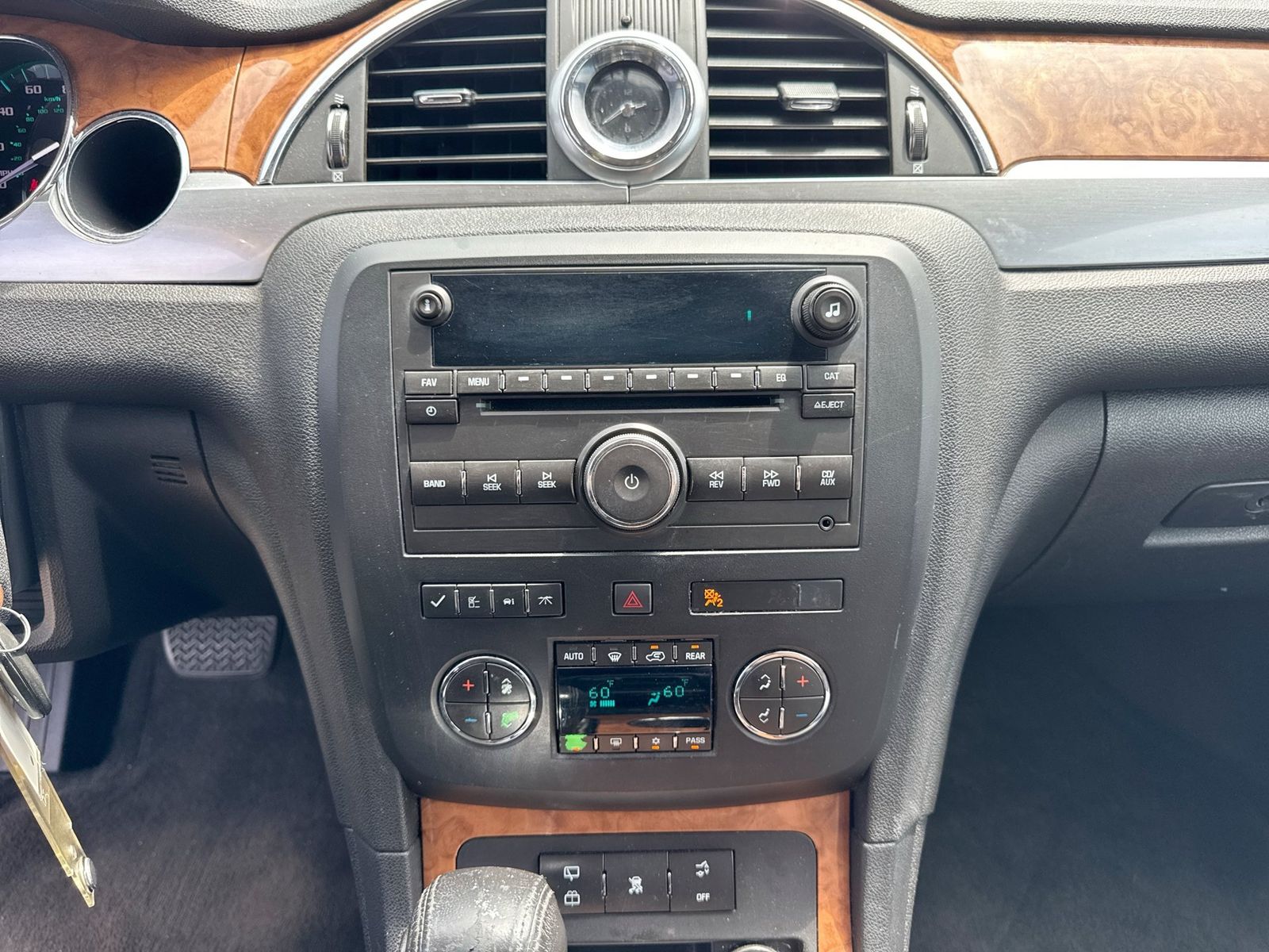 Thumbnail: 2010 Buick Enclave - 18