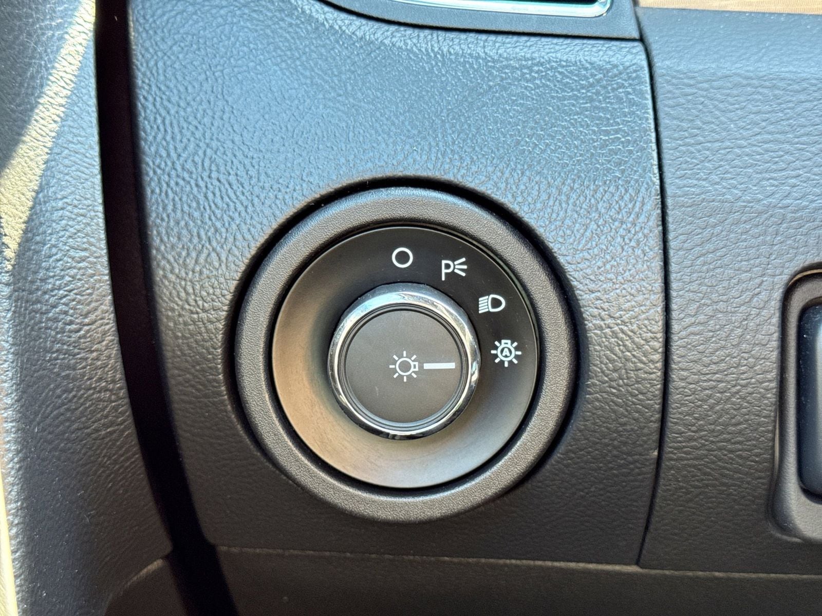 Thumbnail: 2015 Ford Taurus - 29