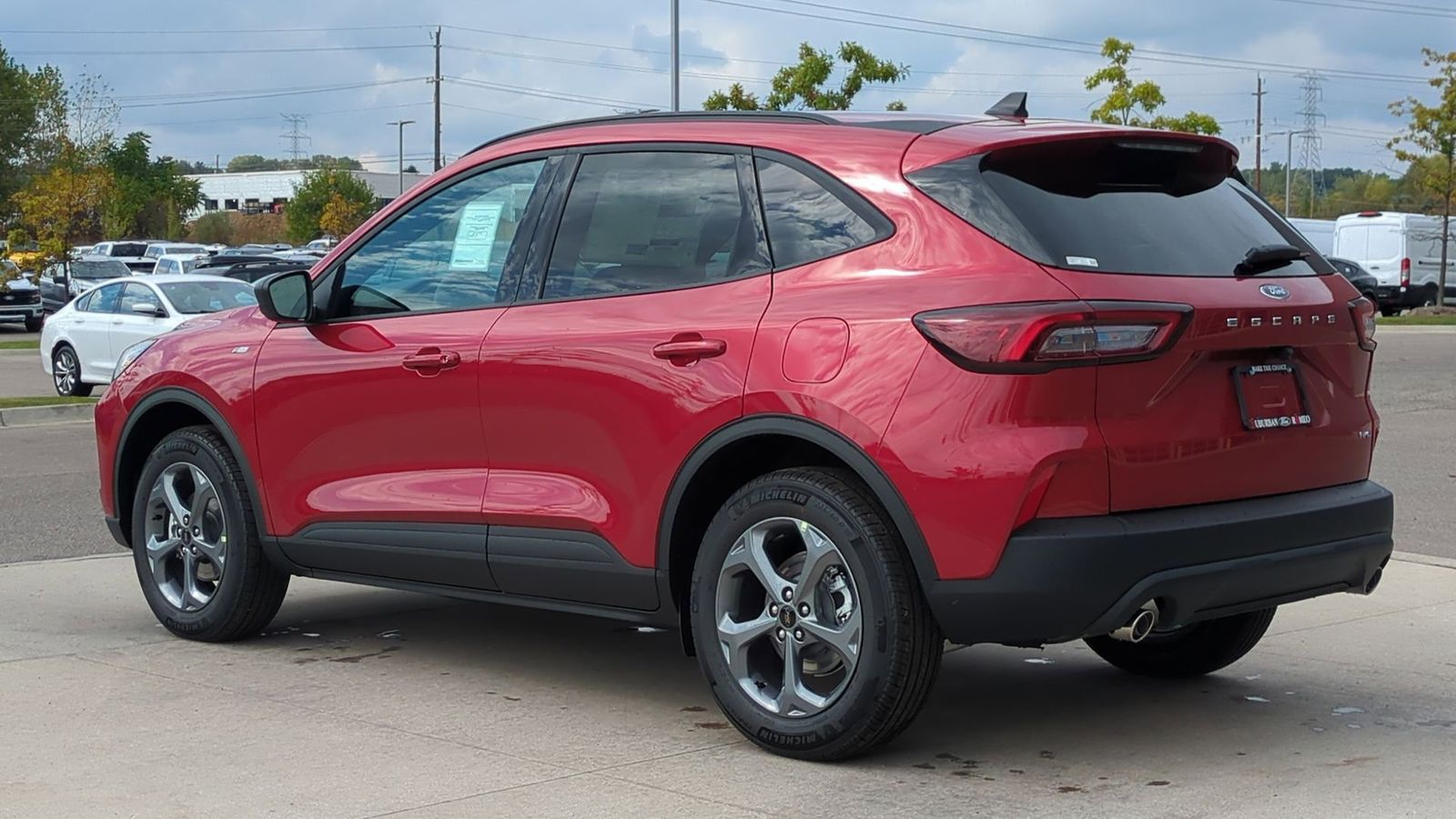 2025 Ford Escape ST-Line photo 2