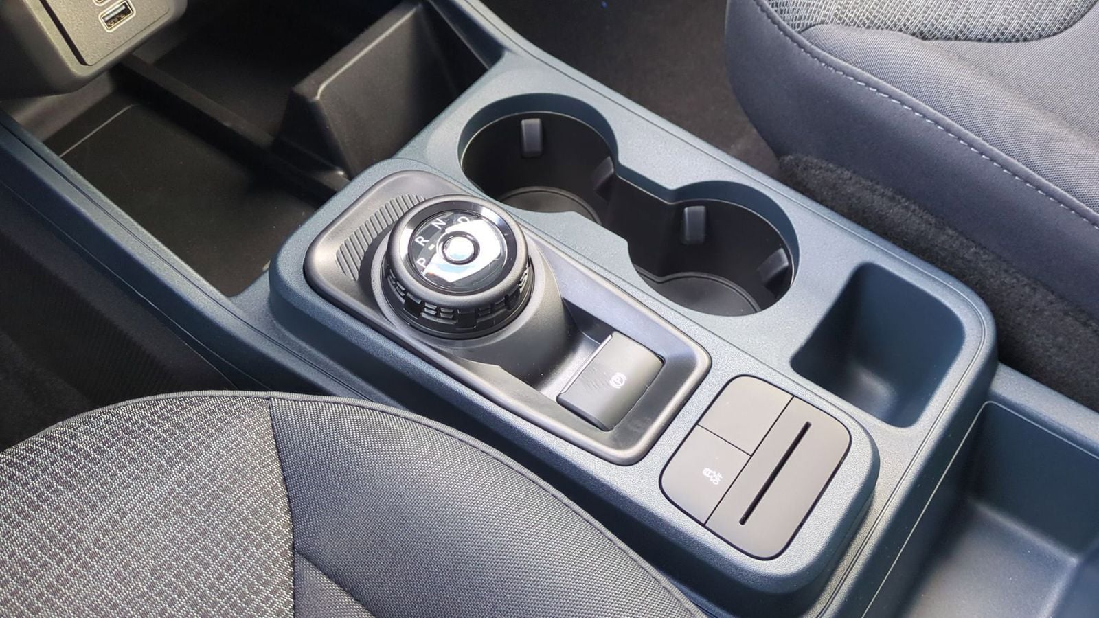 Thumbnail: 2025 Ford Maverick - 31