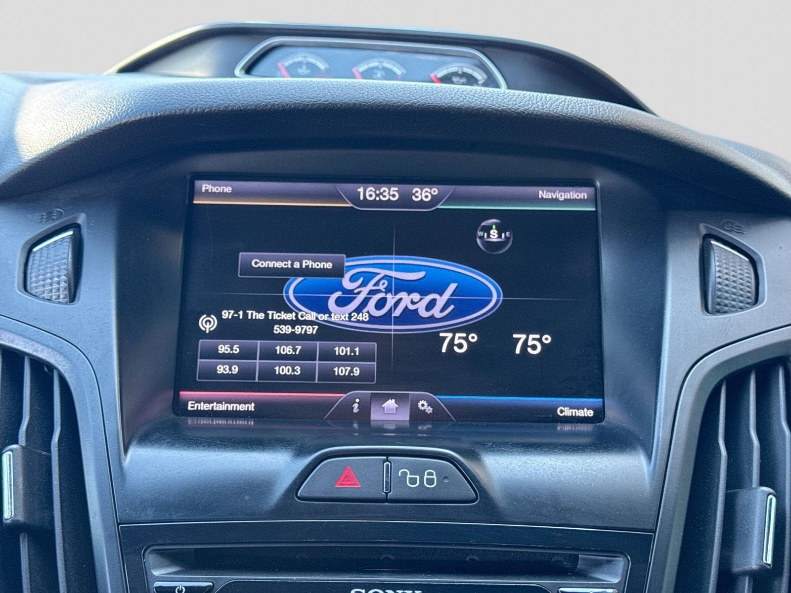 Thumbnail: 2013 Ford Focus - 26