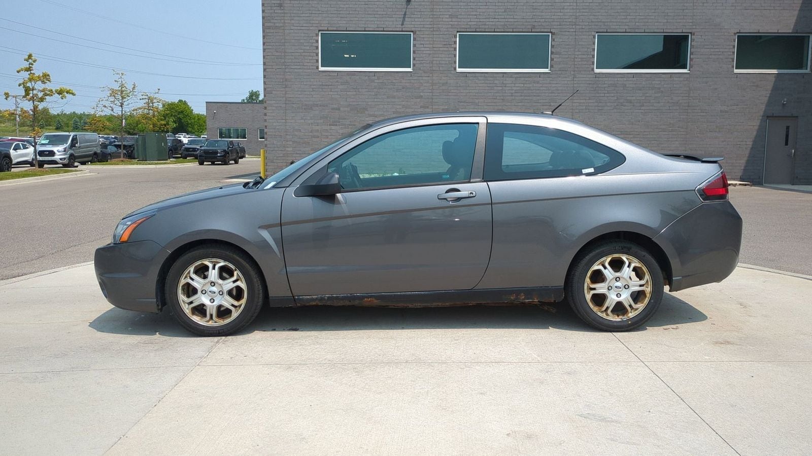 Used 2010 Ford Focus SE with VIN 1FAHP3CN4AW161012 for sale in Washington, MI