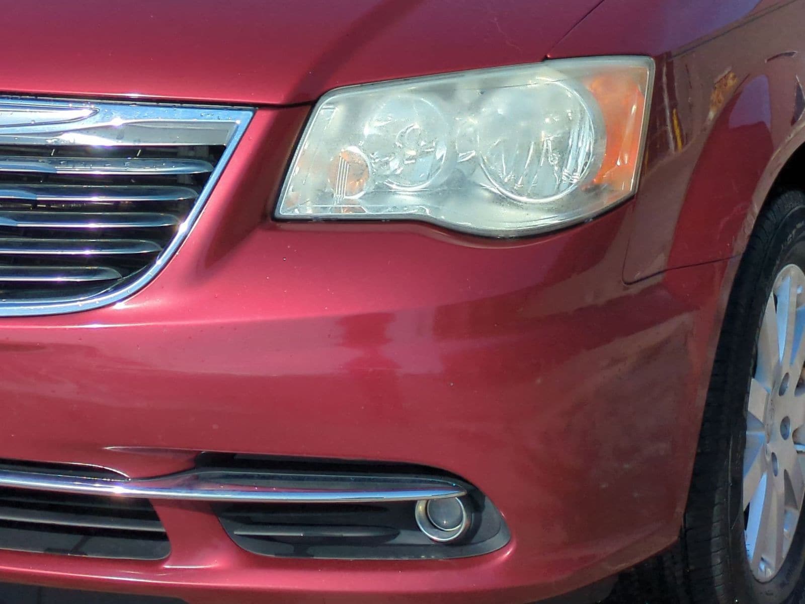 Thumbnail: 2012 Chrysler Town & Country - 12