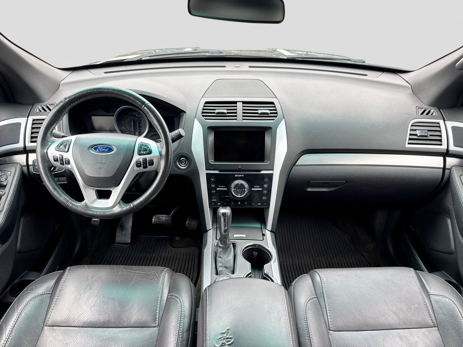 Thumbnail: 2015 Ford Explorer - 18