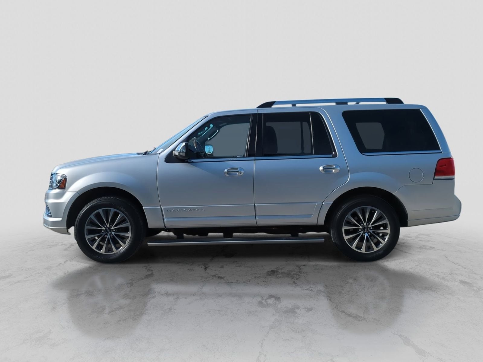 Thumbnail: 2016 Lincoln Navigator - 3