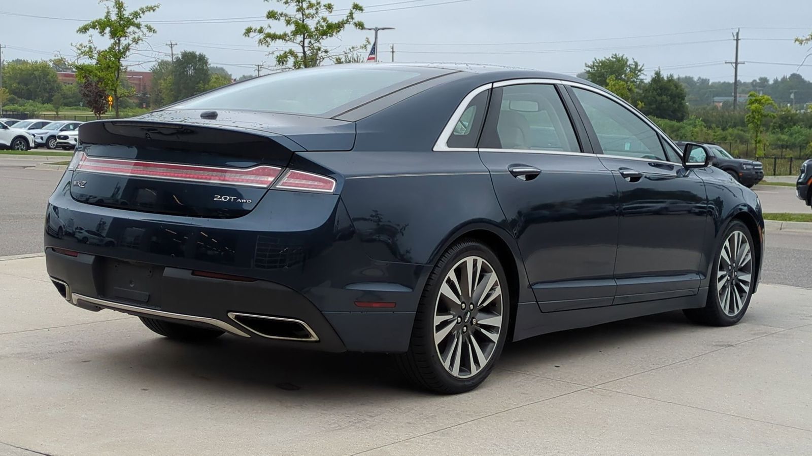 Thumbnail: 2017 Lincoln MKZ - 8