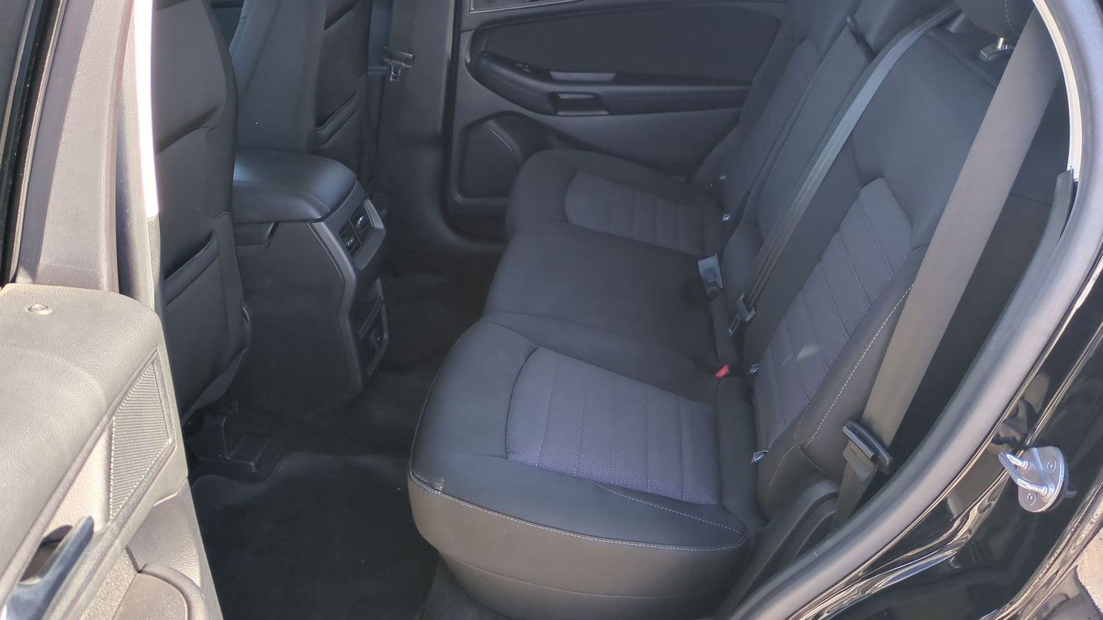 Thumbnail: 2018 Ford Edge - 17