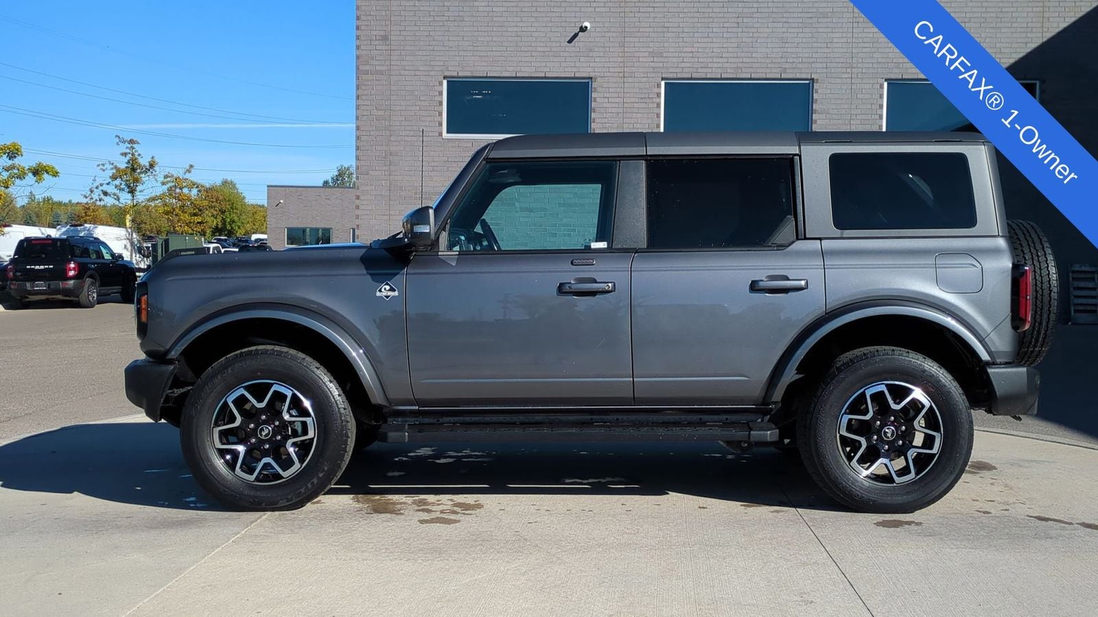 2022 Ford Bronco Outer Banks photo 2