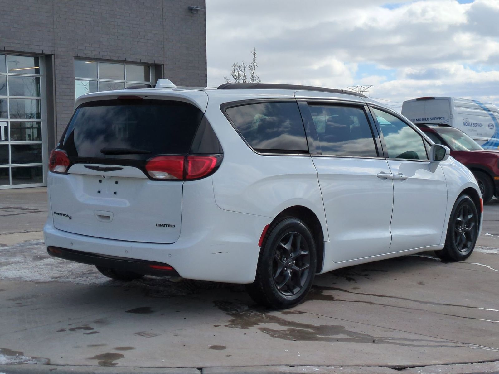 Thumbnail: 2019 Chrysler Pacifica - 7