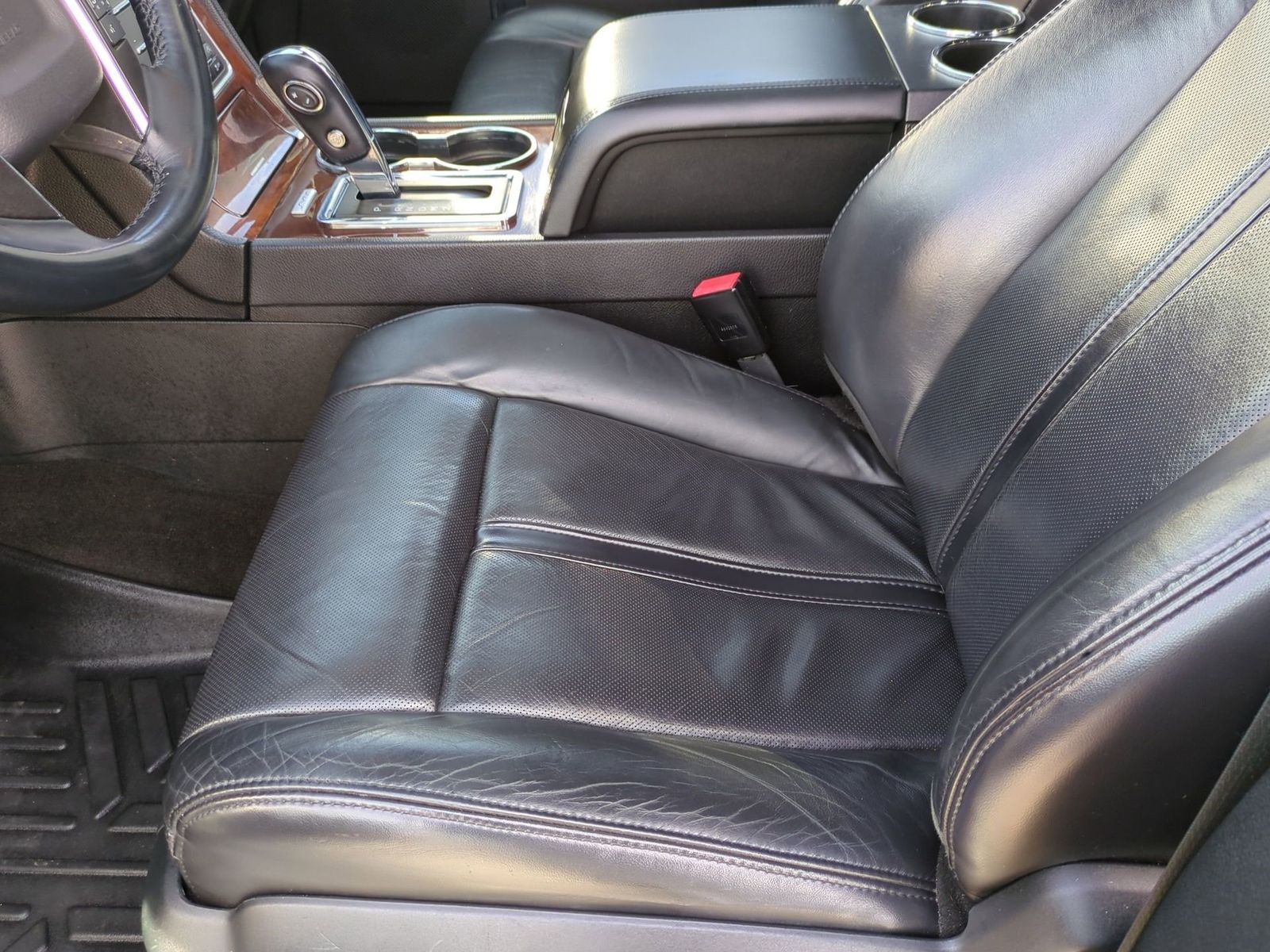 Thumbnail: 2016 Lincoln Navigator - 19