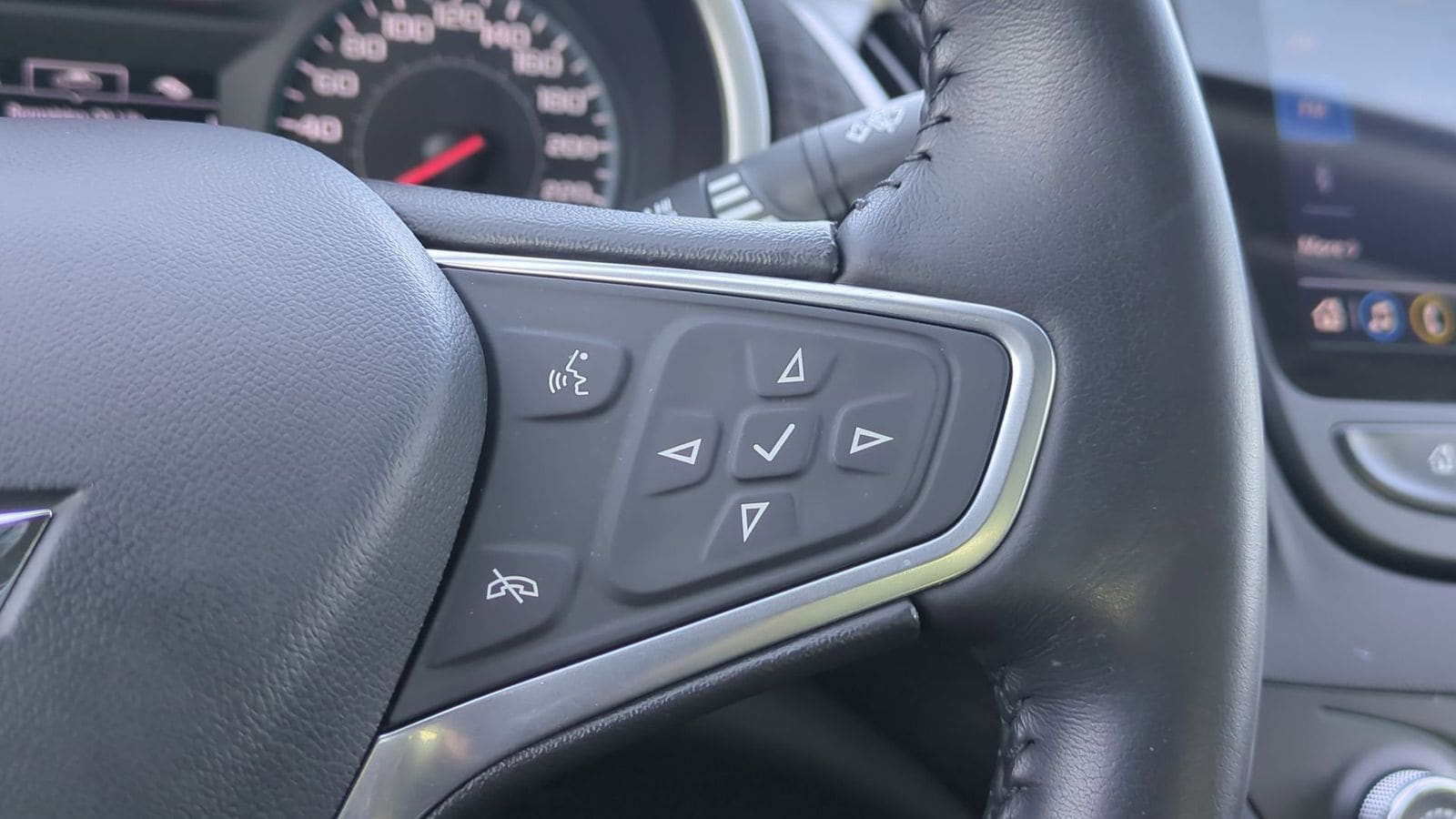 Thumbnail: 2022 Chevrolet Malibu - 24