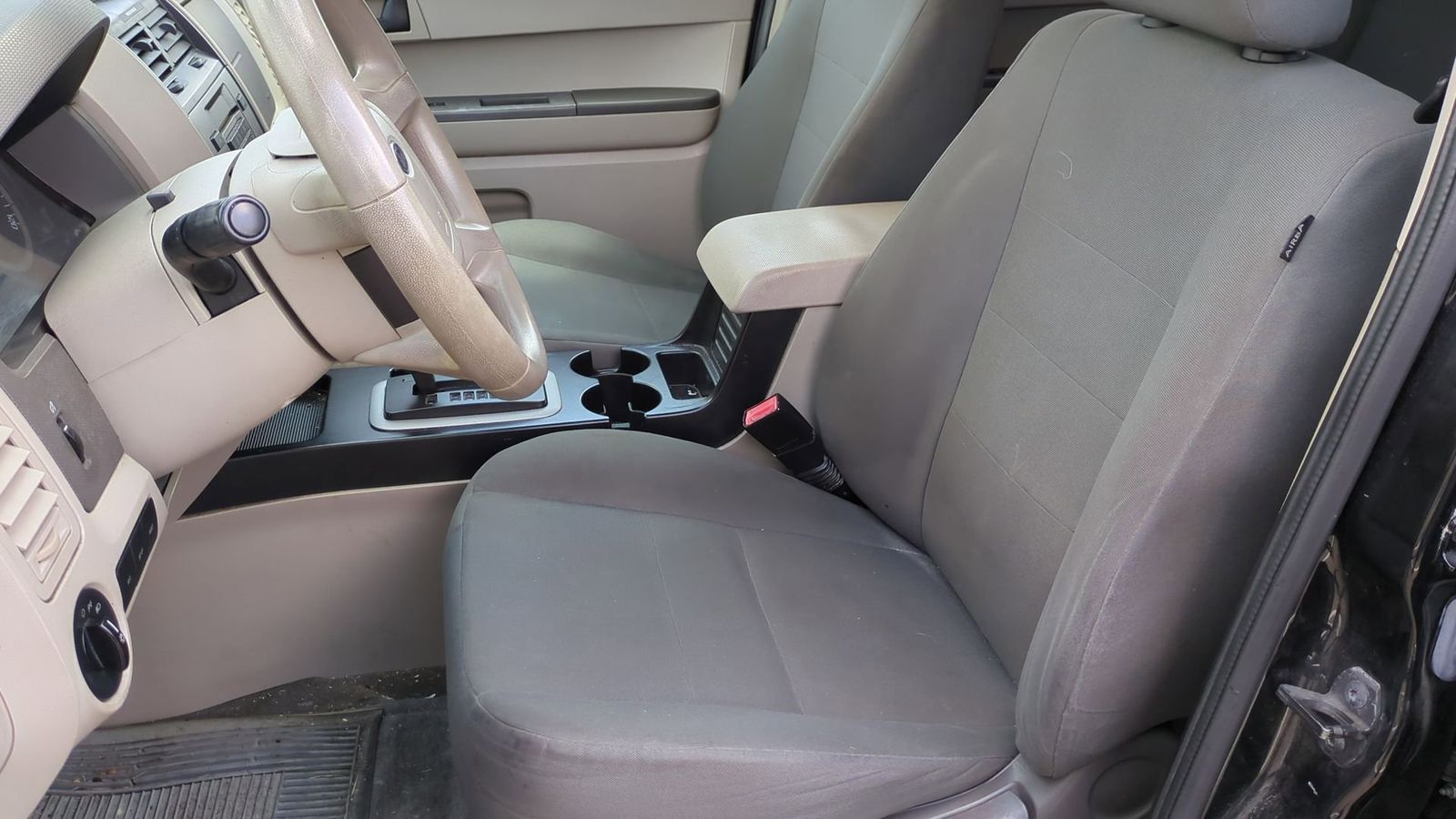 Thumbnail: 2011 Ford Escape - 7