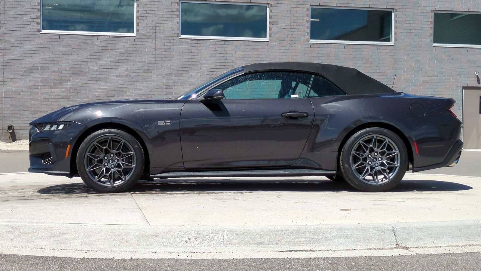 2024 Ford Mustang GT Premium Convertible photo 2