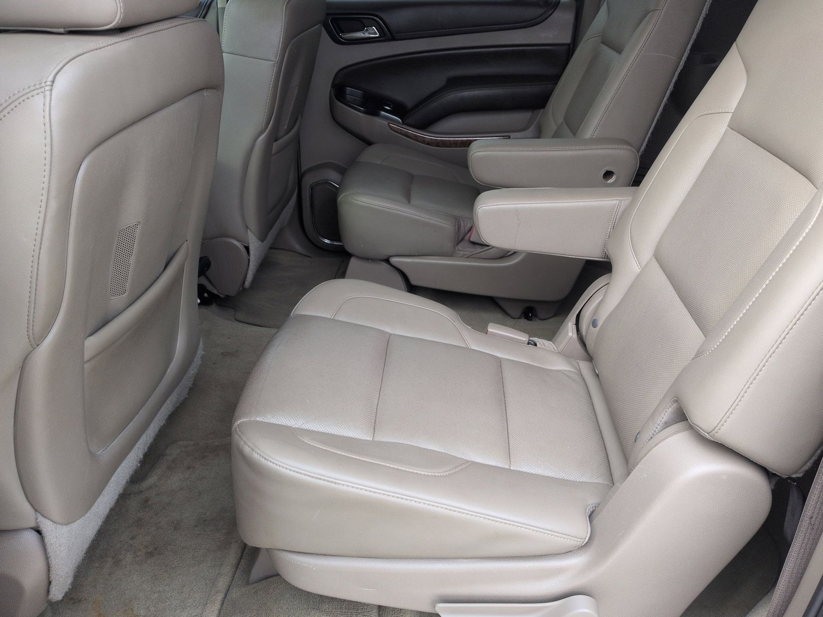 Thumbnail: 2015 Chevrolet Suburban - 24