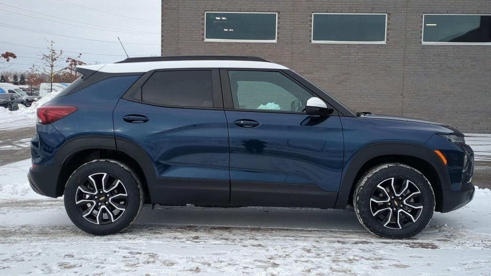 Thumbnail: 2023 Chevrolet TrailBlazer - 8