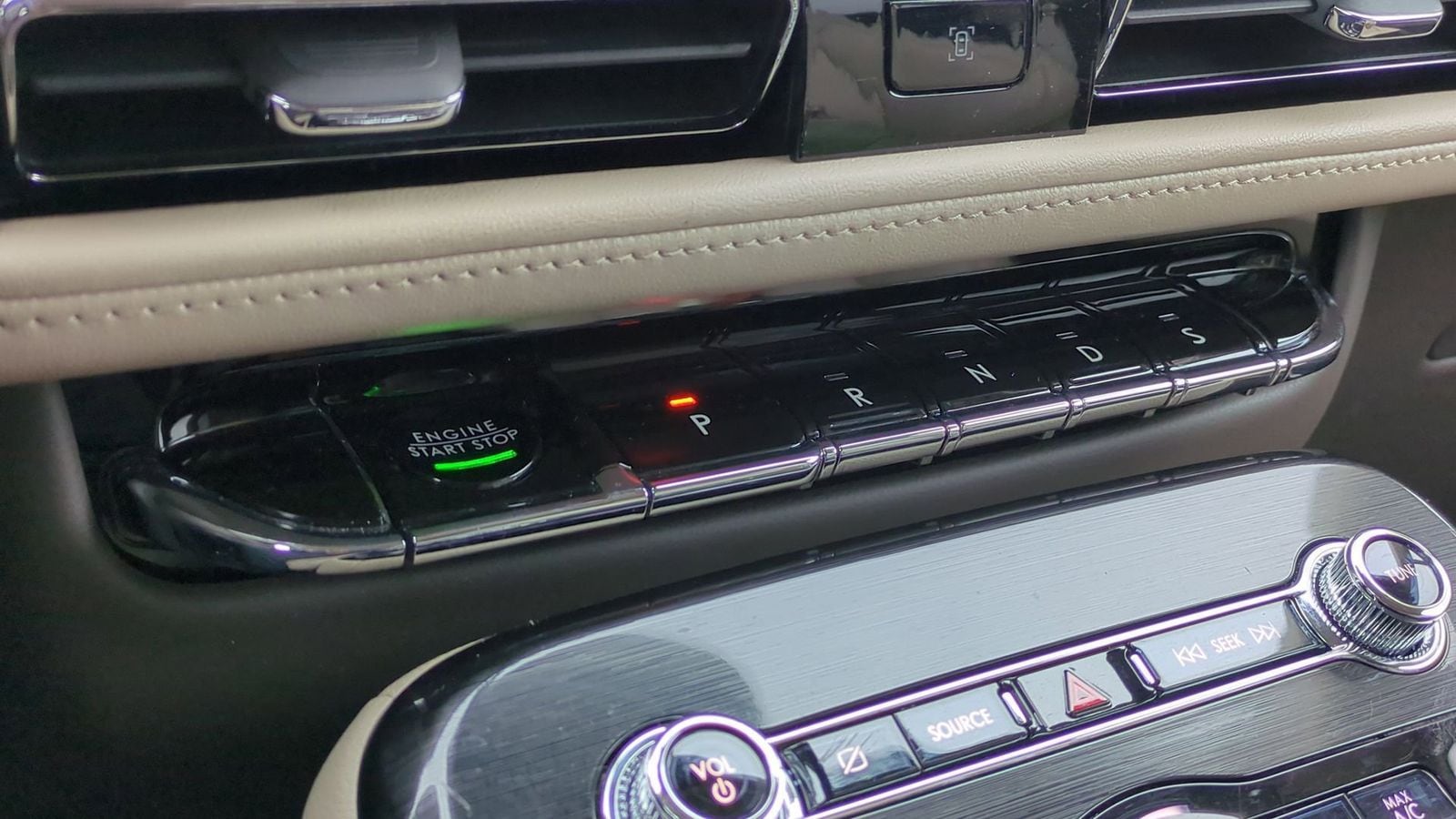 Thumbnail: 2022 Lincoln Nautilus - 38