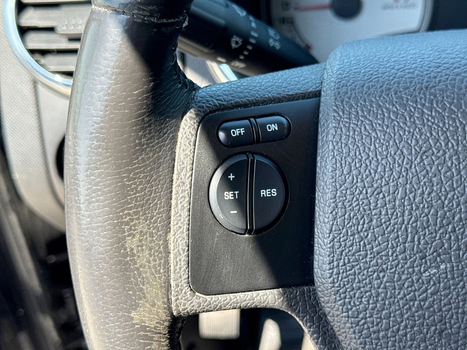 Thumbnail: 2010 Ford Explorer Sport Trac - 23