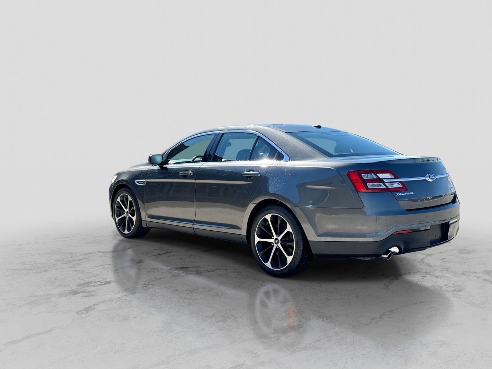 Thumbnail: 2015 Ford Taurus - 4