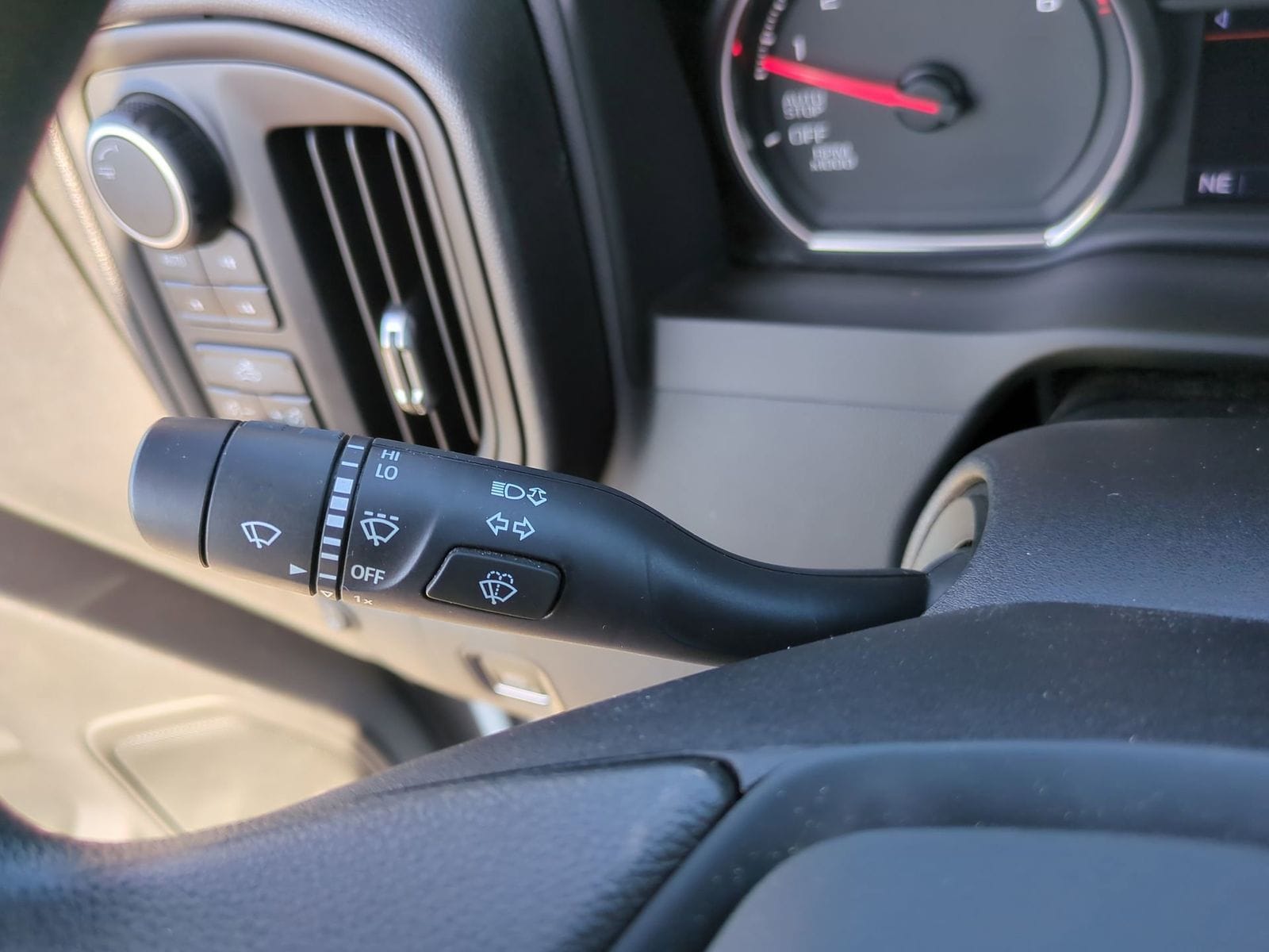 Thumbnail: 2022 Chevrolet Silverado 1500 - 29